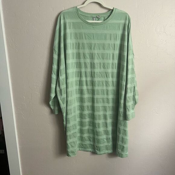 NWTs ASOS Green Striped Long Tee - Picture 1 of 5